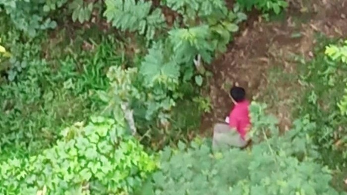 Pria asal Surabaya melompat dari atas KA di Jember