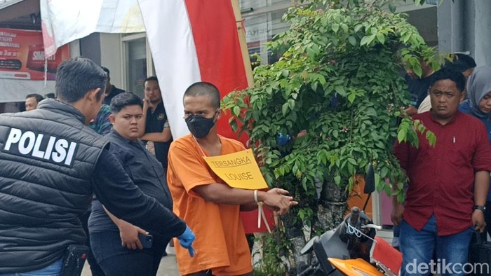 Rekonstruksi pengeroyokan pria tewas di Jalan Cemara Kota Blitar.