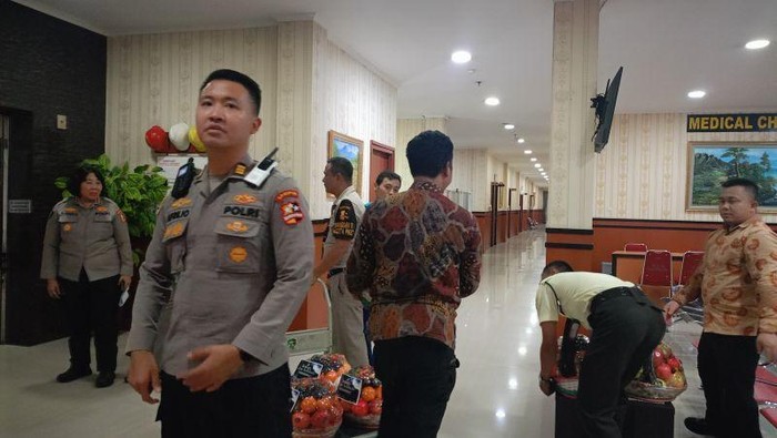 Sebanyak 31 polisi terluka akibat ricu demonstrasi dirawat di RS Polri (Antara)