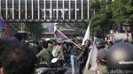 Sempat Memanas, Begini Demo Bela Ojol Dilindas Rantis di Depan Polda Metro