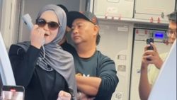 Momen Langka Siti Nurhaliza Nyanyi di Pesawat Hibur Penumpang
