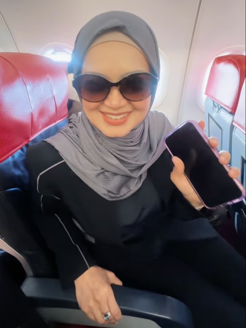 Siti Nurhaliza diminta menyanyi di atas pesawat saat penerbangan menuju Yogyakarta.