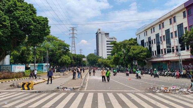 Situasi terkini di Jalan Kramat Kwitang usai massa aksi di Mako Brimob membubarkan diri.