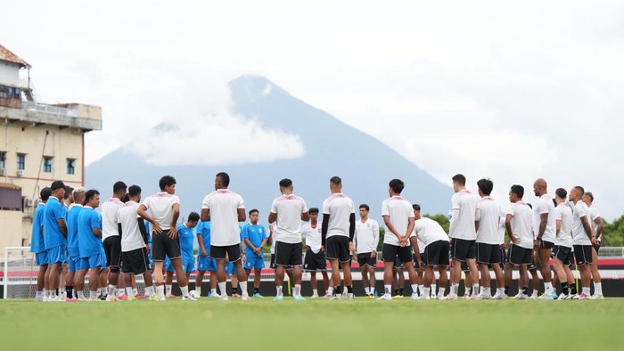 Skuad Malut United saat menjalani official training jelang laga lawan PSIM Yogyakarta.