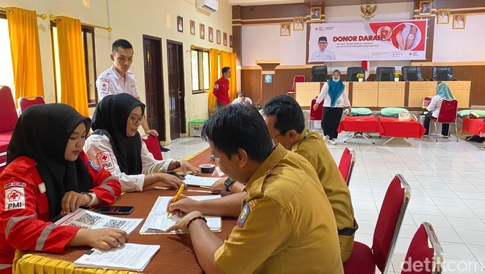 ASN Pemkab Soppeng, Sulawesi Selatan (Sulsel) melakukan donor darah.
