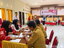 Ketua PMI Soppeng Selle Dorong ASN-Pelajar Rutin Donor Darah