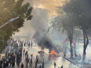 40 Orang Ditangkap Buntut Demo Rusuh di Grahadi Surabaya