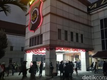 Massa Demo Merangsek ke dalam Polda DIY, ATM-Pos SPKT Rusak