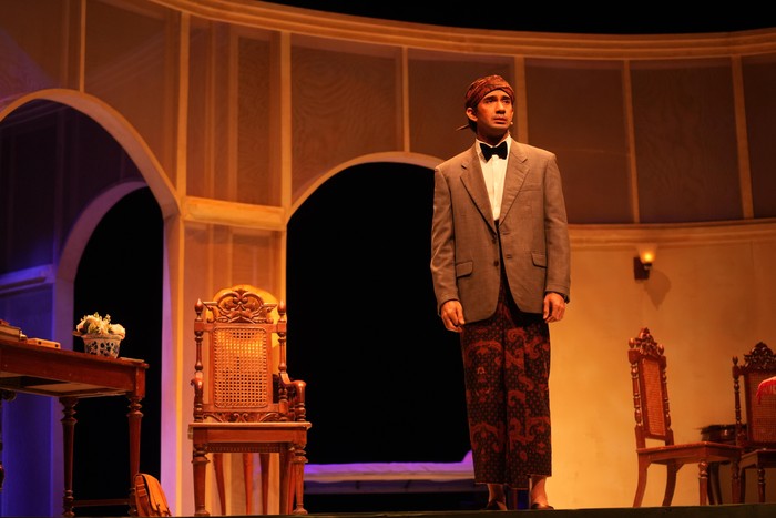 Teater Bunga Penutup Abad