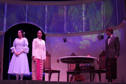 Teater Bunga Penutup Abad