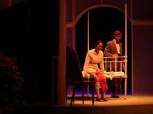 Teater Bunga Penutup Abad: Duka Pilu Minke dan Nyai Ontosoroh Teater Bunga Penutup Abad: Duka Pilu Minke dan Nyai Ontosoroh