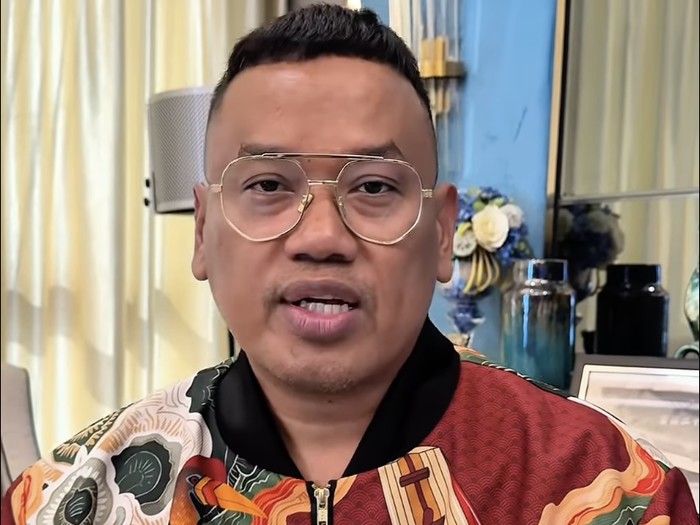 Uya Kuya klarifikasi video hoax dan minta maaf joget di DPR.