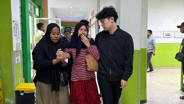 Willie Salim Temani Ibu Affan Kurniawan dari RS Sampai Rumah Duka