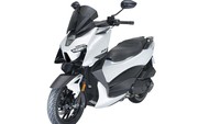 Dari aspek keamanan, Zontes 150M sudah memakai rem cakram depan-belakang dengan ABS dual channel, fitur yang membuat pengendara lebih percaya diri saat melakukan pengereman mendadak. Foto: Greatbiker