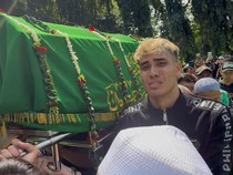 Selebgram Malaysia, Aisar Khaled Gotong Keranda Affan Kurniawan-Bagi Uang ke Ojol