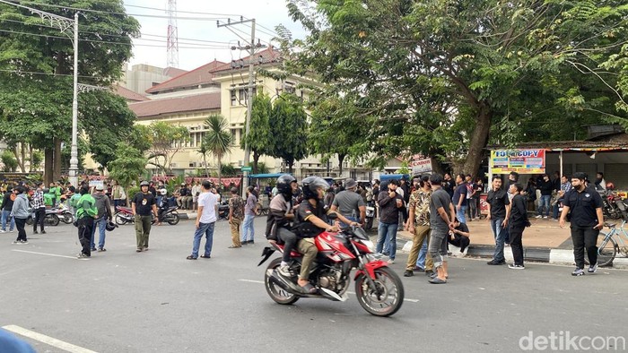 Aksi demo di Jalan Pahlawan Semarang, Sabtu (30/8/2025) kembali ricuh.