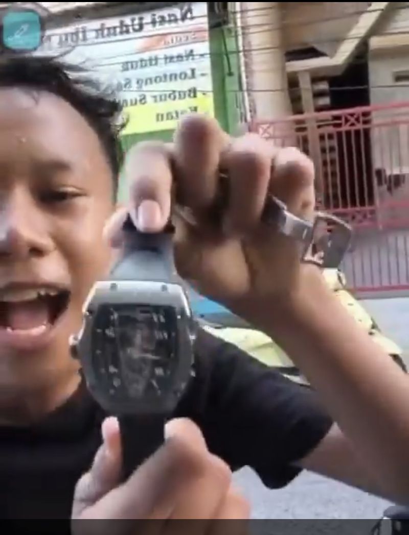 Barang diduga hasil jarahan rumah Sahroni