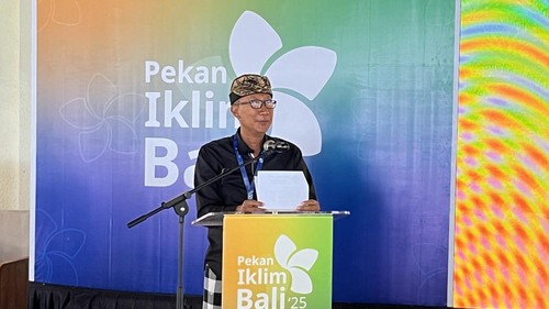Bendesa Adat Intaran, I Gusti Agung Alit Kencana, di acara Peluncuran Shuttle Listrik Intaran dan Serah Terima Bali Clean Energy Village di Pantai Segara, Sanur, Denpasar, Sabtu (30/8/2025). (Rizki Setyo/detikBali)