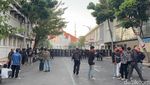 Demo Mahasiswa  di Polrestabes Surabaya Berujung Ricuh