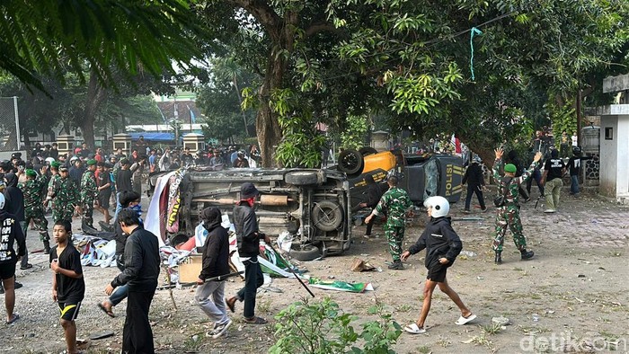 Demo di Polres Kediri Kota
