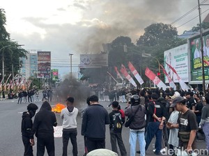 Ada Demo di Simpang Tiga UIN Jogja, Arus Lalu Lintas Dialihkan