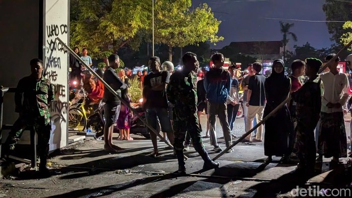 Kondisi kompleks Pemkot Pekalongan usai demo yang sempat ricuh pada Sabtu (30/8/2025) malam.