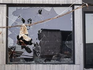 Rumah Sahroni yang Dijarah Kini Dibongkar, Apa Alasannya?