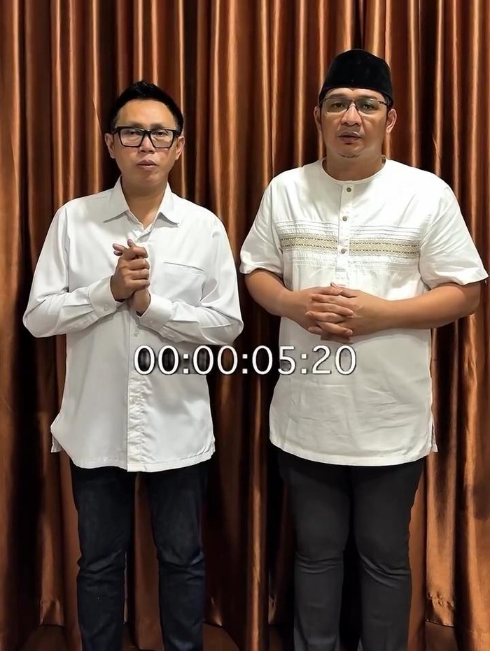 Eko Patrio (kiri) ditemani Pasha Ungu (kanan) dalam video permohonan maaf yang ditujukan kepada rakyat Indonesia, diunggah ke Instagram pada Sabtu (30/8/2025).