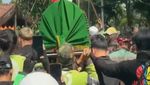 Ichal Muhammad Gotong Keranda Affan Kurniawan, Faby Marcelia Ikut Turun ke Jalan