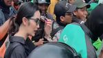 Ichal Muhammad Gotong Keranda Affan Kurniawan, Faby Marcelia Ikut Turun ke Jalan