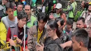Ichal Muhammad Gotong Keranda Affan Kurniawan, Faby Marcelia Ikut Turun ke Jalan