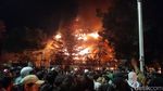 Potret Ngeri Api Hanguskan Gedung DPRD Sulsel Usai Dibakar Massa