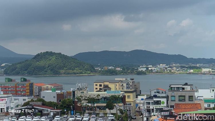 Menjelajah Pulau Jeju Bareng Galaxy Z Flip 7