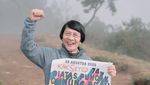 Foto Kak Seto Mendaki Gunung Prau di Usia 74 Tahun