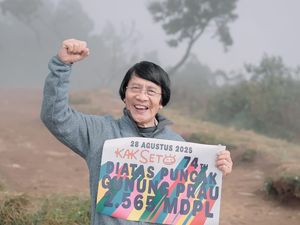 Video Rahasia Kak Seto Kuat Naik Gunung di Usia 74 Tahun