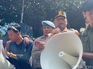 Kapolda Jatim Janji Bebaskan Massa Aksi yang Ditangkap di Surabaya