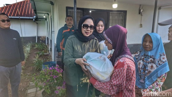 Momen CT Arsa Foundation Gencarkan Program Gebrag Subuh di Kertasari Bandung