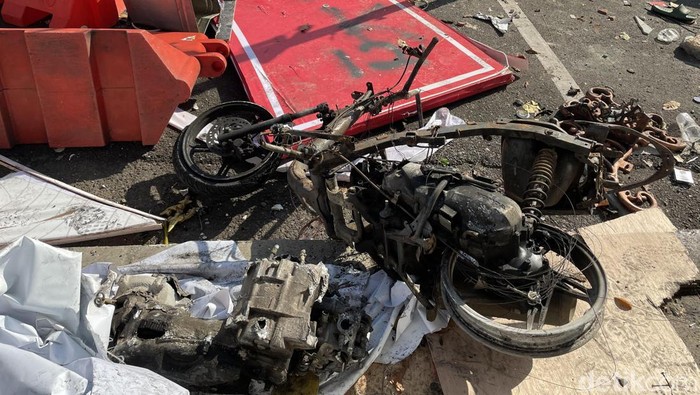 Kerusakan sejumlah fasum pasca demo di Surabaya