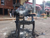 Reaksi Setwan Saat Gedung DPRD Cirebon Dirusak dan Dijarah Perusuh