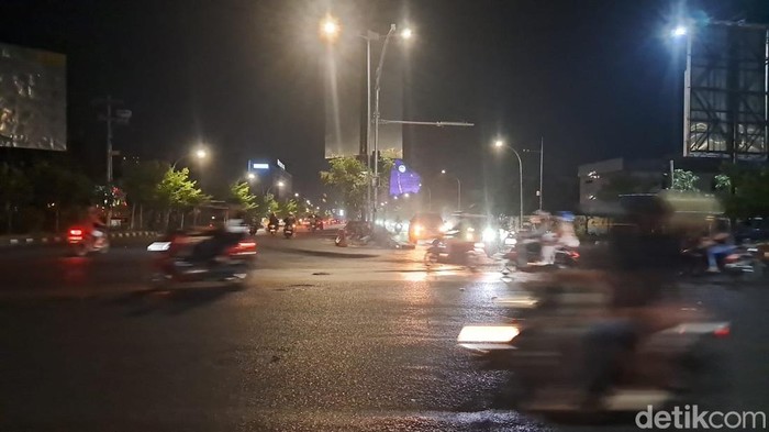 Kondisi lalin di pertigaan Jalan AP Pettarani-Sultan Alauddin Makassar.