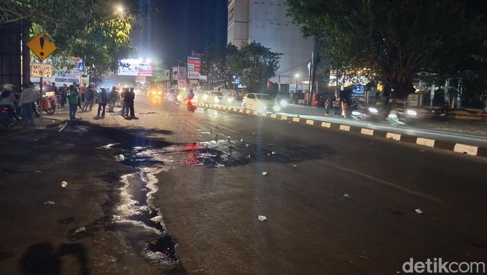 Kondisi lalu lintas di depan Unismuh, Jalan Sultan Alauddin, Makassar.