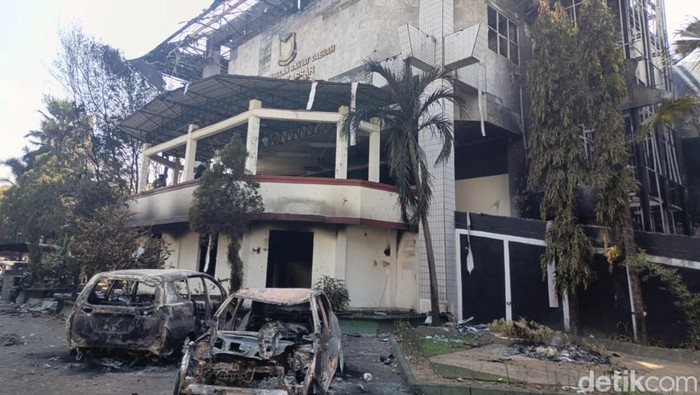 Kondisi Terkini Gedung DPRD Makassar Usai Dibakar Massa Aksi