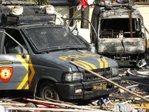 Video: Menghitung Mobil yang Terbakar di Polres Jakarta Timur