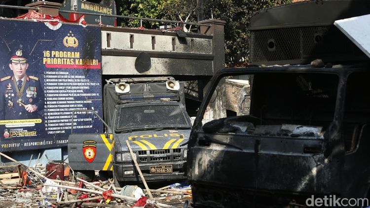 Kondisi Terkini Kantor Polres Jakarta Timur Usai Diamuk Massa