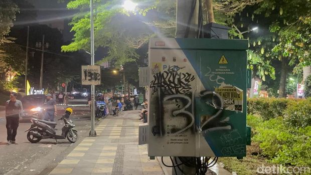 Lambang ACAB pada Demonstrasi 29 Agustus 2025 di Surabaaya