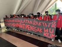Mahasiswa Unhas Persiapan Demo di Flyover Makassar, Tuntut Reformasi Hukum