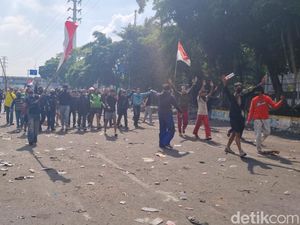 Ada Massa Bergerak Menuju Mako Brimob Kwitang, Tertahan Barikade