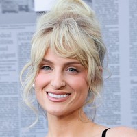 Meghan Trainor tampil percaya diri dengan tubuh barunya setelah berhasil menurunkan berat badan hingga 27 kg. Penyanyi ‘All About That Bass’ itu memamerkan penampilan lebih ramping saat menghadiri premiere serial The Paper di Los Angeles, Rabu (28/8/2025). Foto: Getty Images/Robin L Marshall