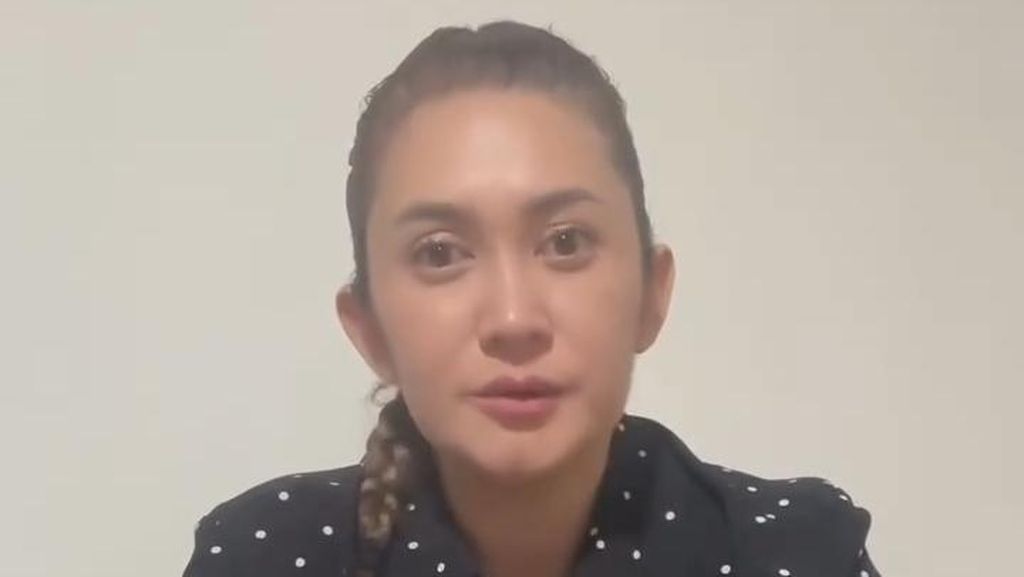 Video Ekspresi Nafa Urbach saat Sampaikan Permintaan Maaf