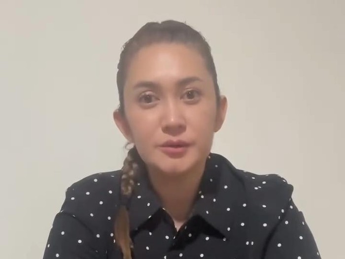 Tangkapan layar pemintaan maaf Nafa Urbach.
